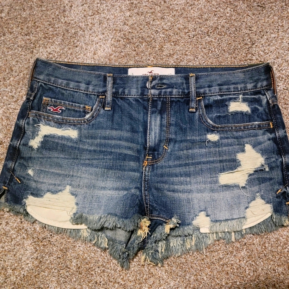 NWT HOLLISTER HIGH RISE SHORT